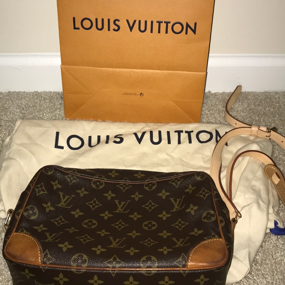 AUTHENTIC VINTAGE 1980 LV purse w/ REPAIRED strap